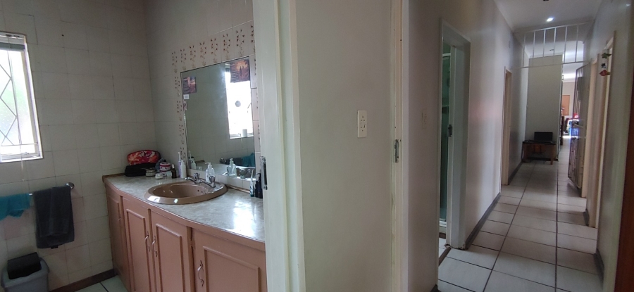 4 Bedroom Property for Sale in Hillcrest Northern Cape